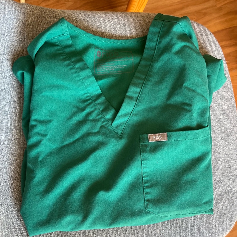 Figs hunter green small top, worn